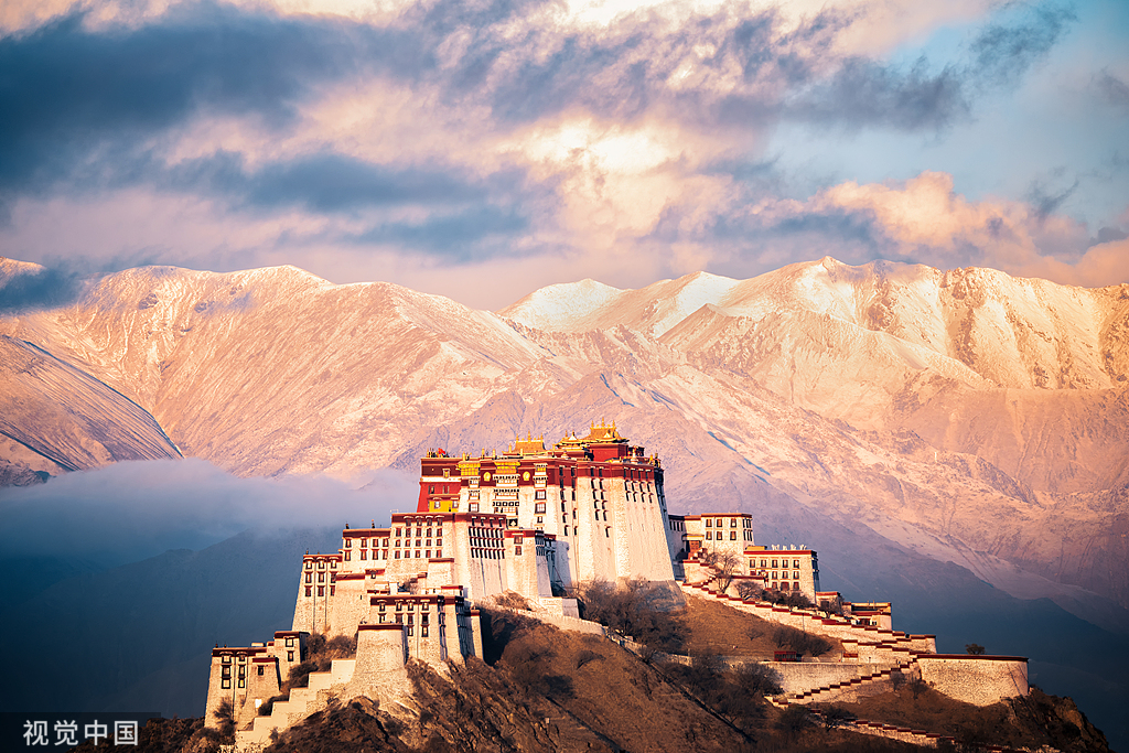Potala Palace at dusk